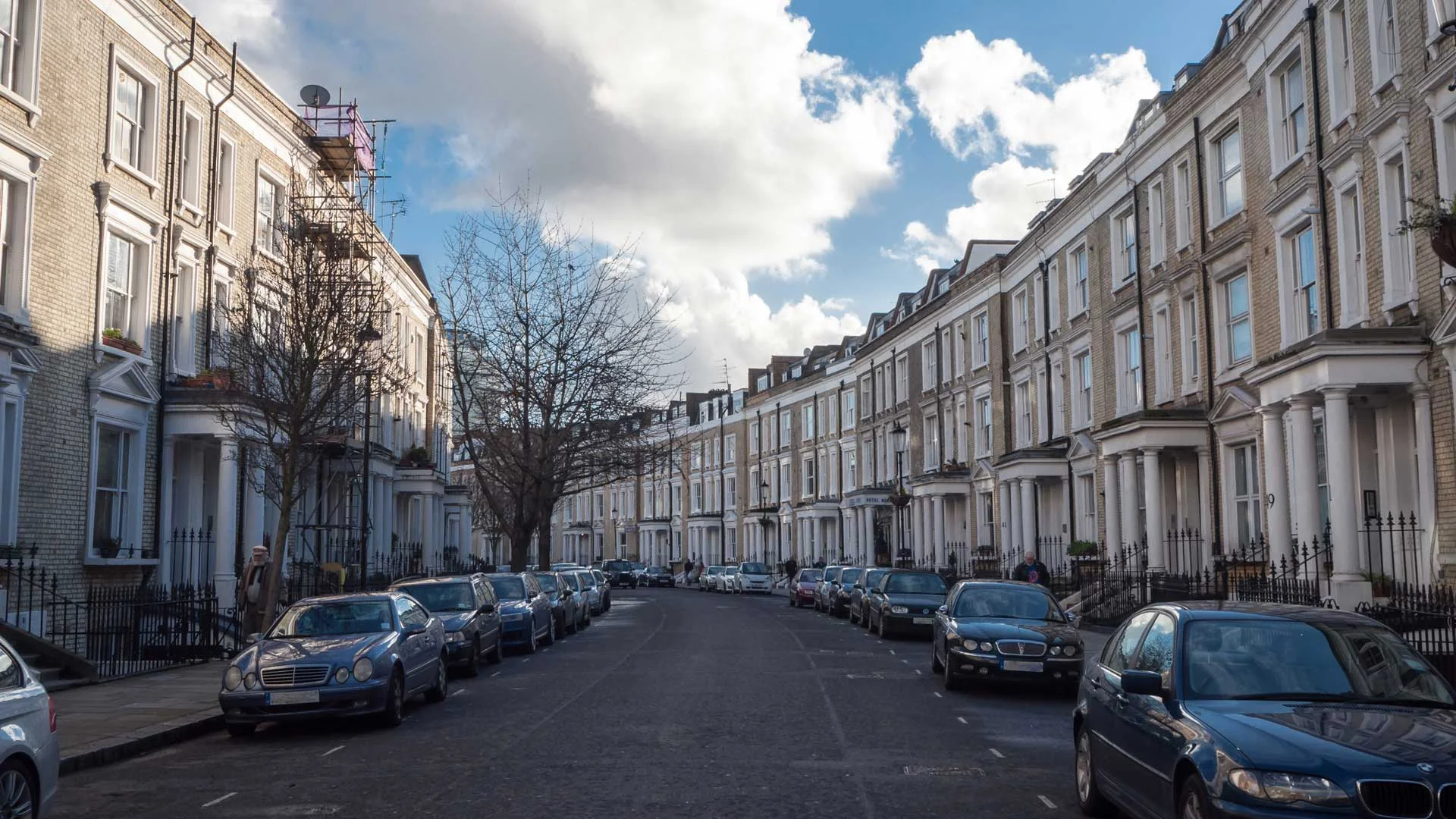 classic-london-victorian-terraced-street-architecture