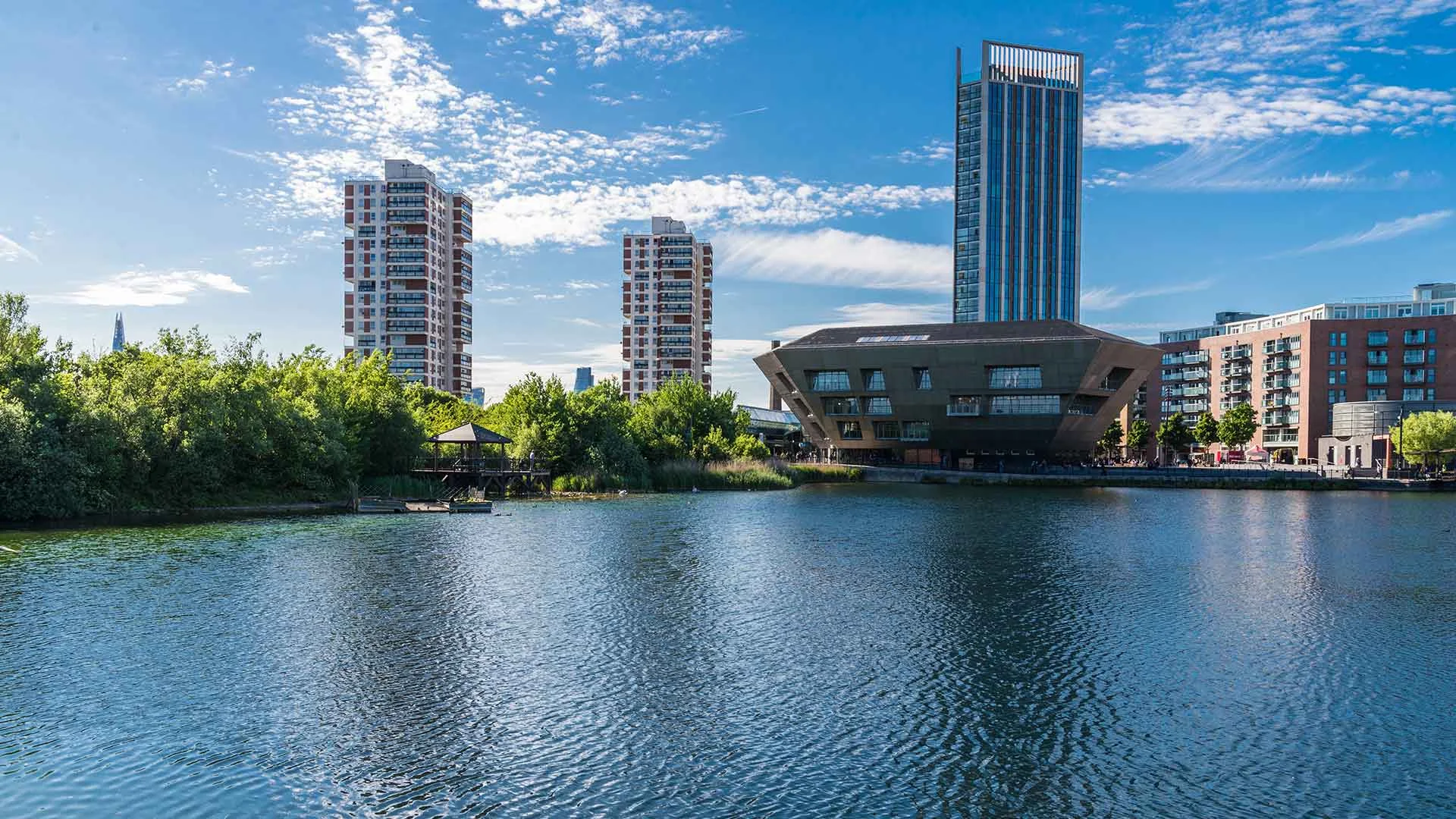 canada-water-dock-and-library-skyline-view