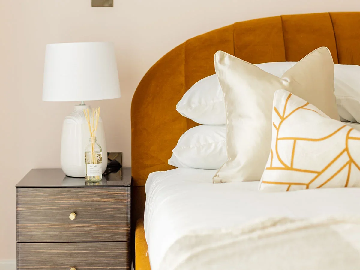 luxury-bedroom-design-white-city-living