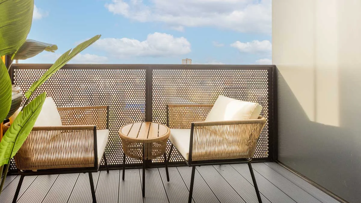 Luxury bedroom furnishing for overseas investors