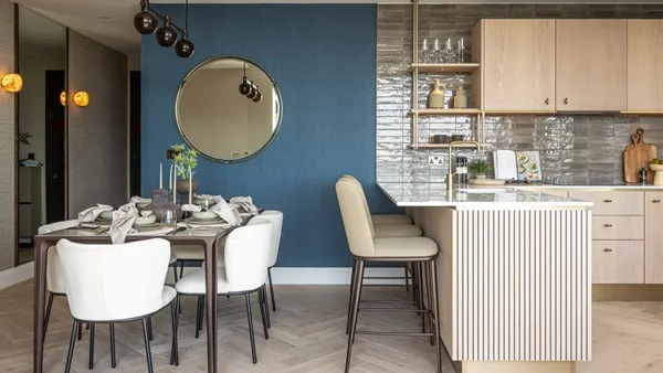 Luxury bedroom furnishing for overseas investors