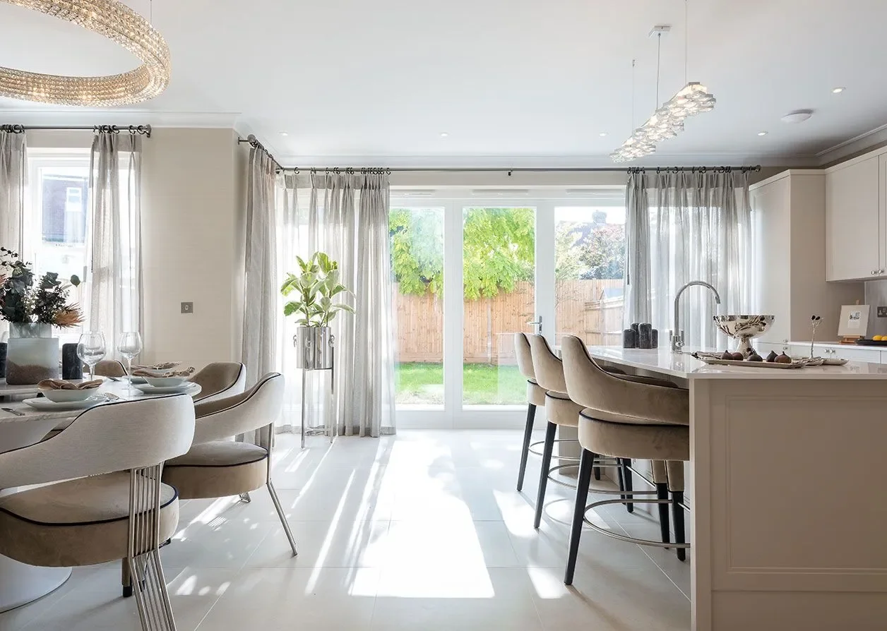  Luxury made-to-measure curtains and window dressing that improve privacy, natural light and interior styling.